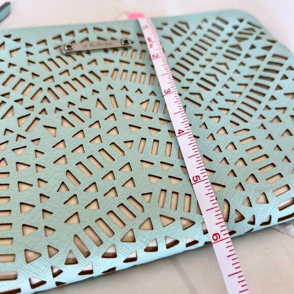 NWOT Mint Green Stella & Dot Double Zip Clutch w/Laser Cut Design - Picture 9 of 9